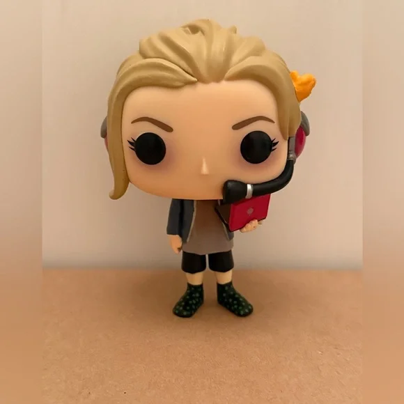 The Big Bang Theory S2 Pop! Vinyl Figure Penny [780] - Picture 7 of 10